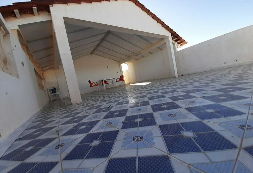 پانسیون Auberge Essanya