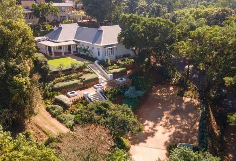 Majatalo Taunton Manor