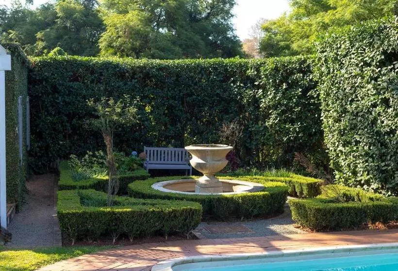 Majatalo Taunton Manor