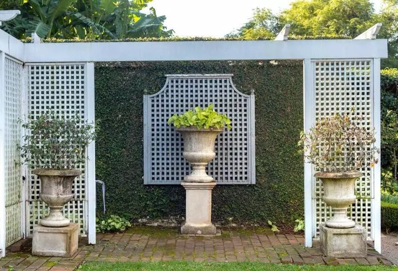 Majatalo Taunton Manor