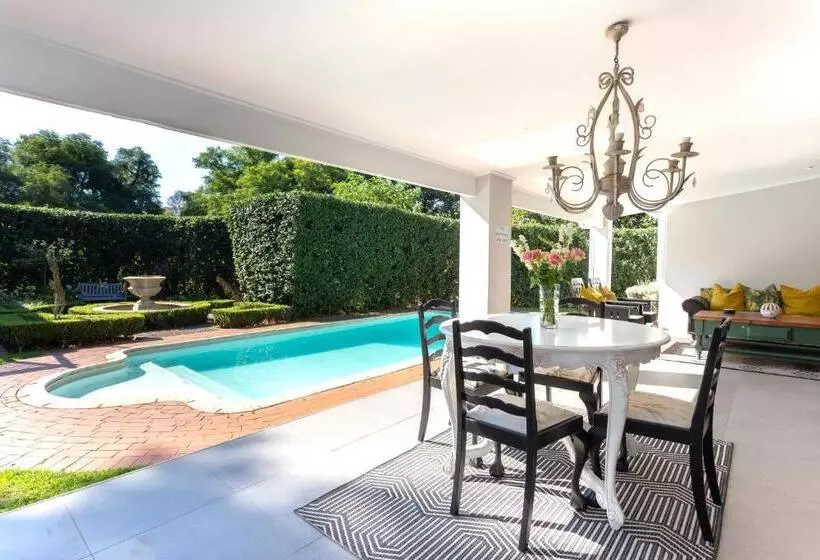 Majatalo Taunton Manor