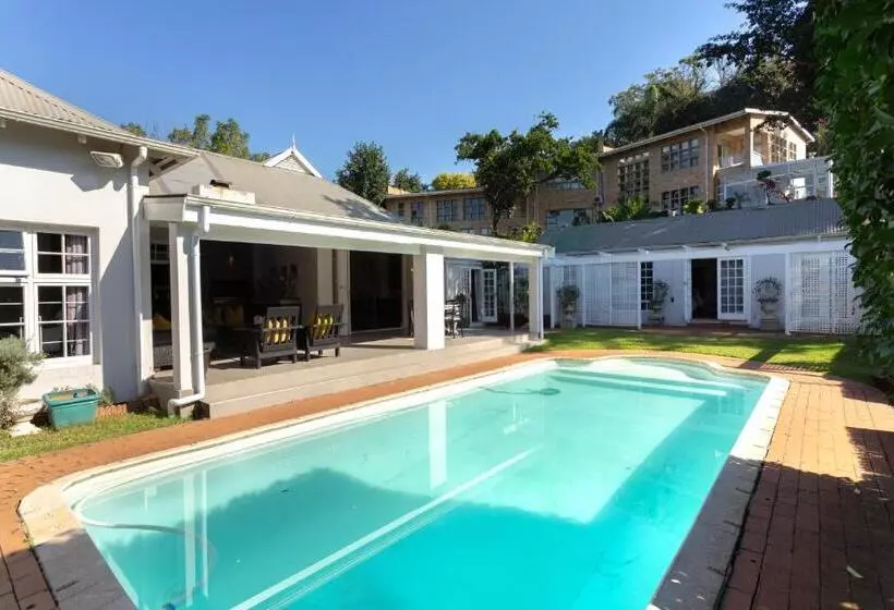 Majatalo Taunton Manor