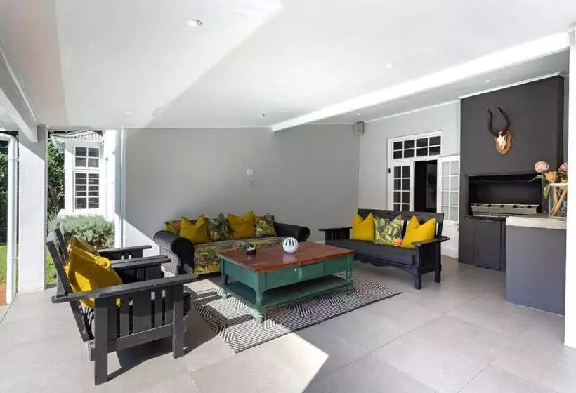 Majatalo Taunton Manor