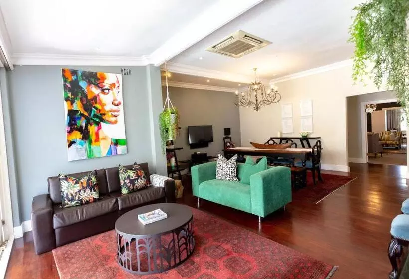 Majatalo Taunton Manor