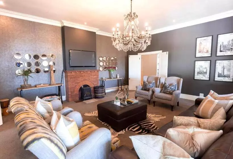 Majatalo Taunton Manor