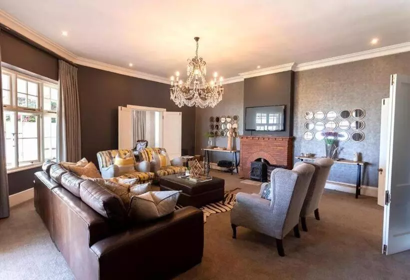 Majatalo Taunton Manor