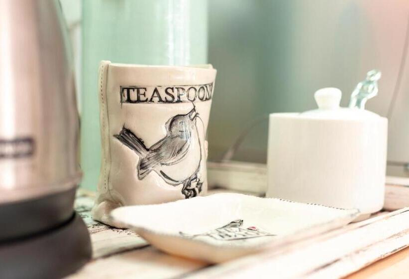 פנסיון Taunton Manor