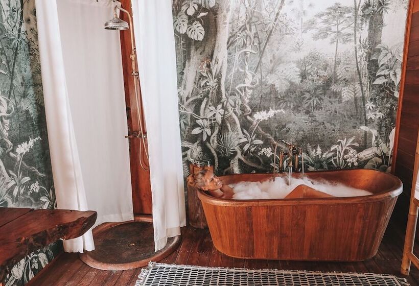 Курорт Bawah Reserve