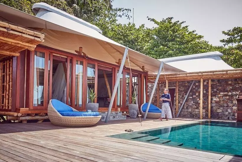 リゾートホテル Bawah Reserve