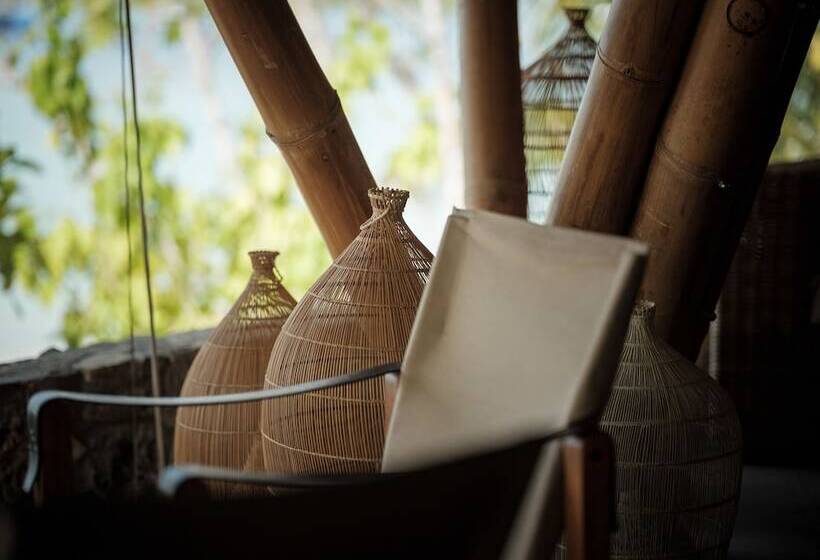 Курорт Bawah Reserve