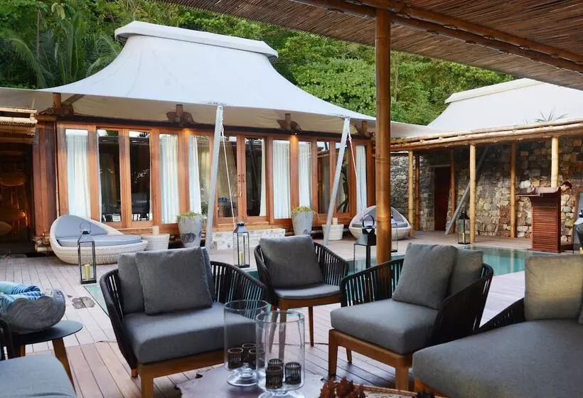 リゾートホテル Bawah Reserve