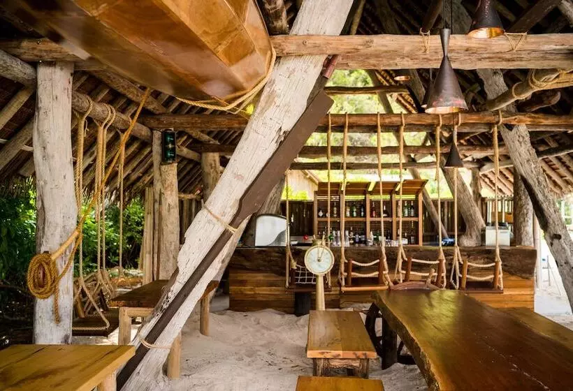 リゾートホテル Bawah Reserve