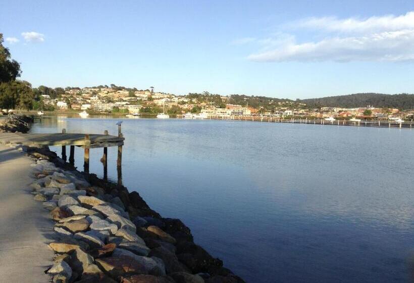 The Sands Holiday Apartments