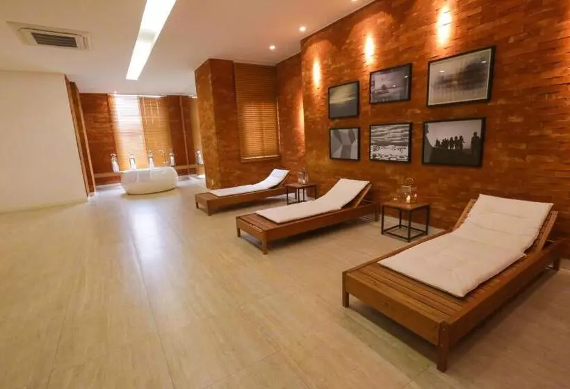 Vista Park Hplus Long Stay