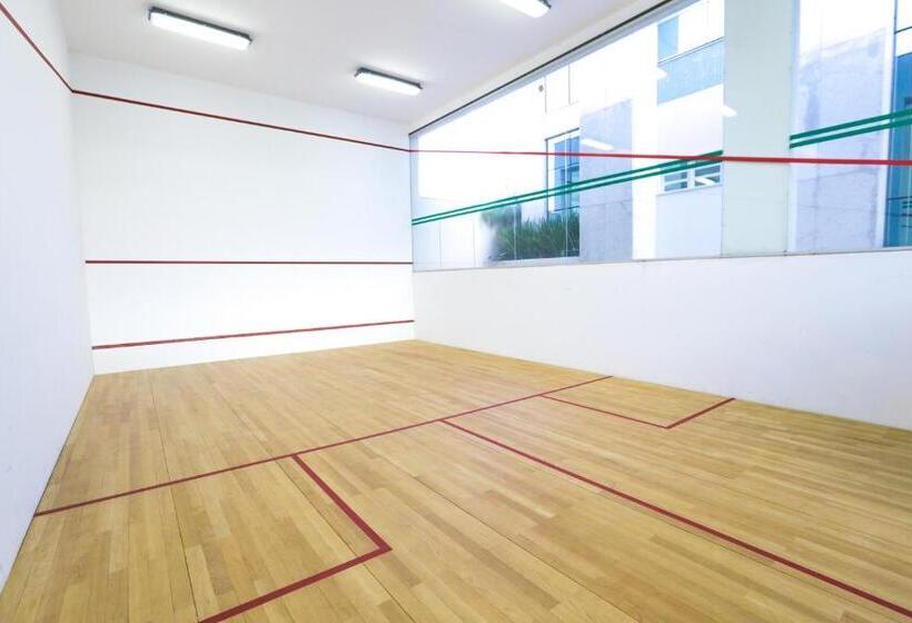 Vista Park Hplus Long Stay