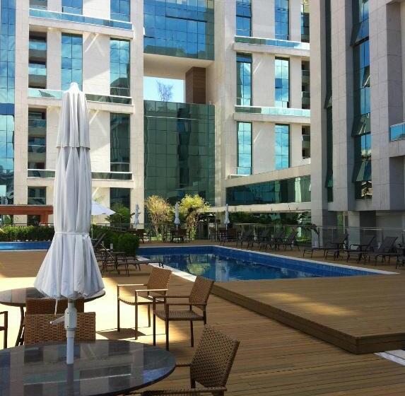 Vista Park Hplus Long Stay