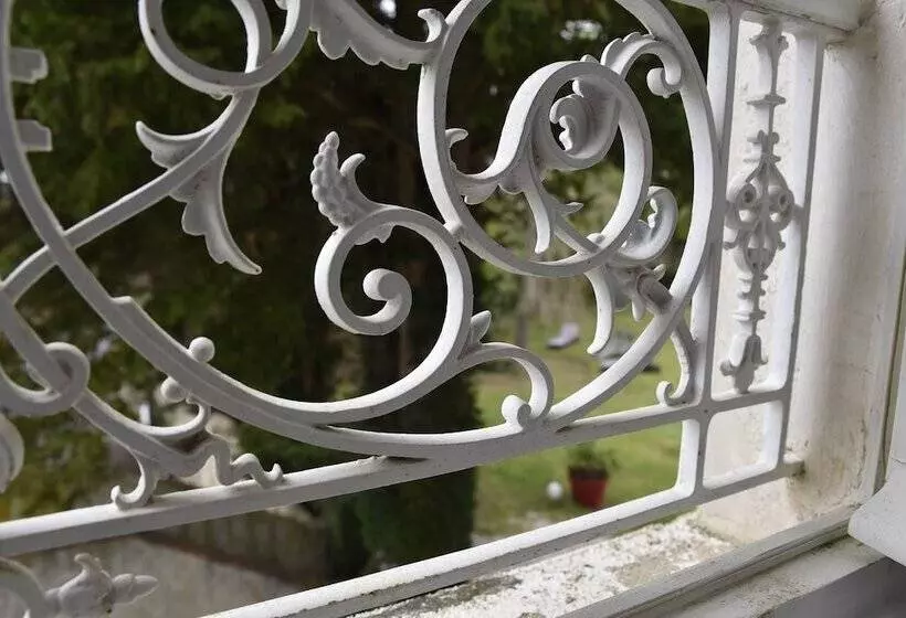 ベッドアンドブレックファースト Château De Perpezat