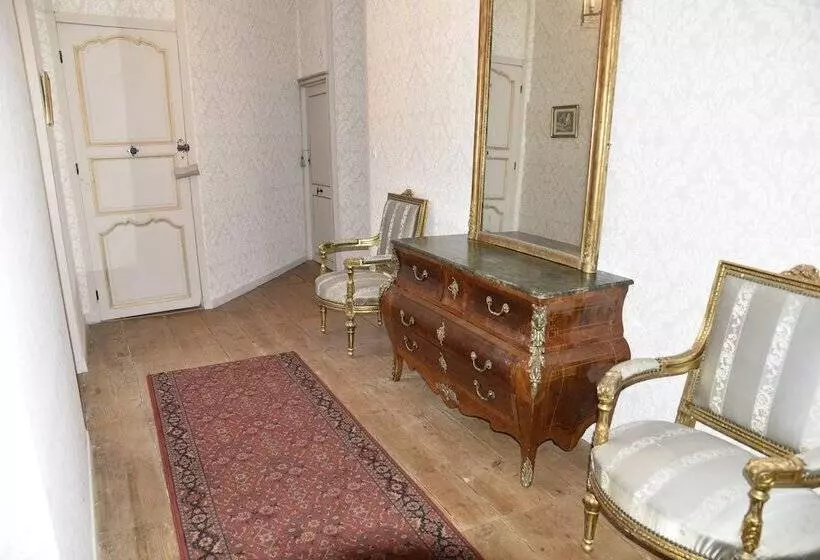 ベッドアンドブレックファースト Château De Perpezat