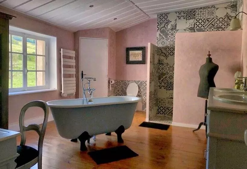 ベッドアンドブレックファースト Château De Perpezat