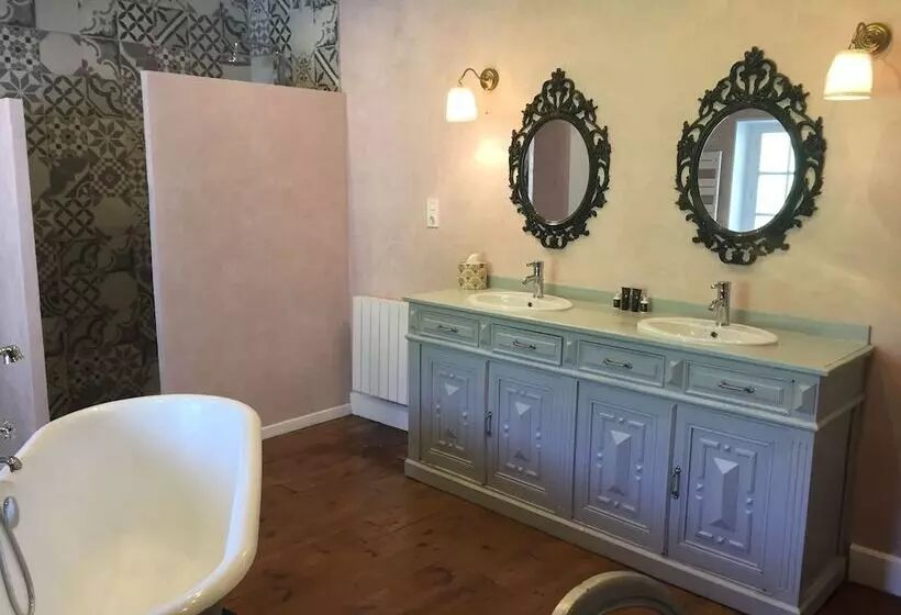 ベッドアンドブレックファースト Château De Perpezat