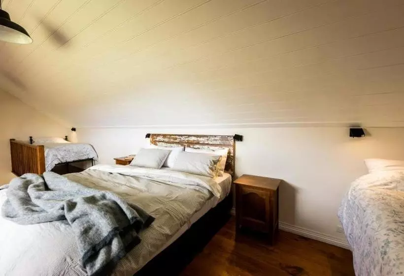 ベッドアンドブレックファースト Daisy Bank Cottages