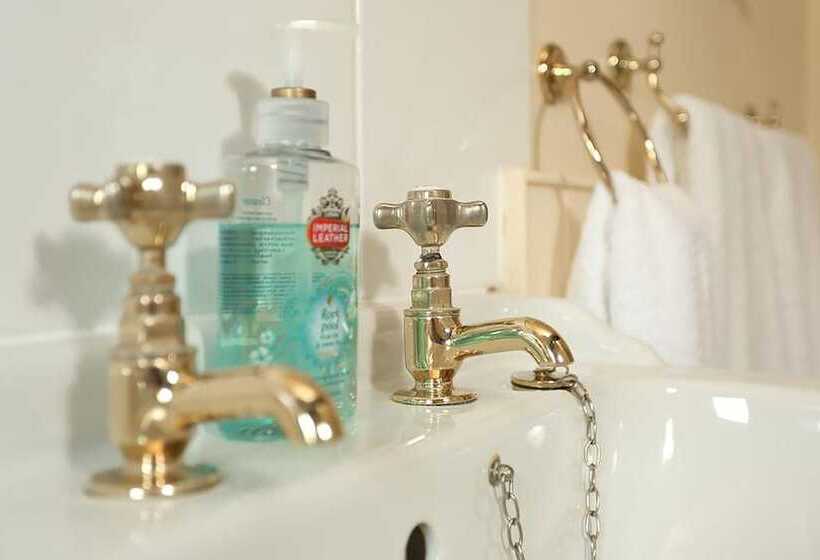 مبيت وإفطار The Barns Country Guesthouse