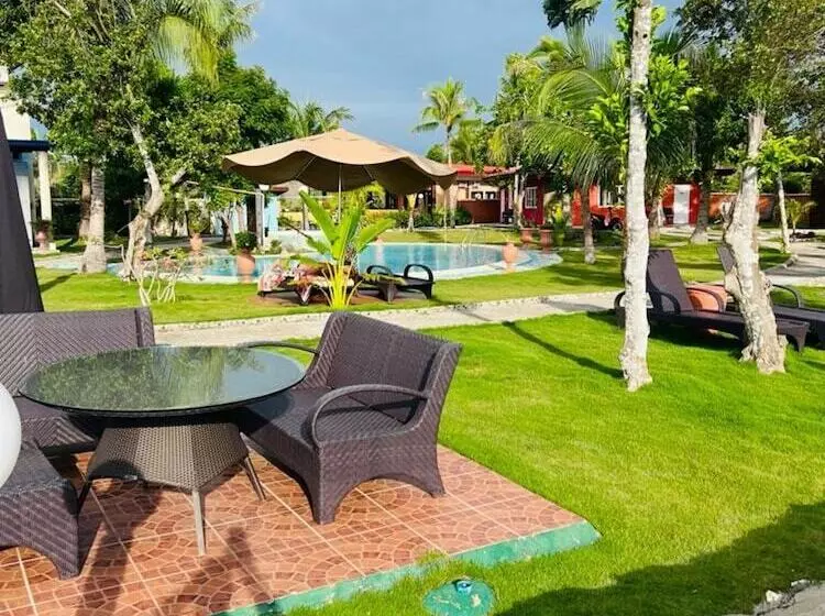 ホテル Cabilao Sanctuary Beach & Dive Resort