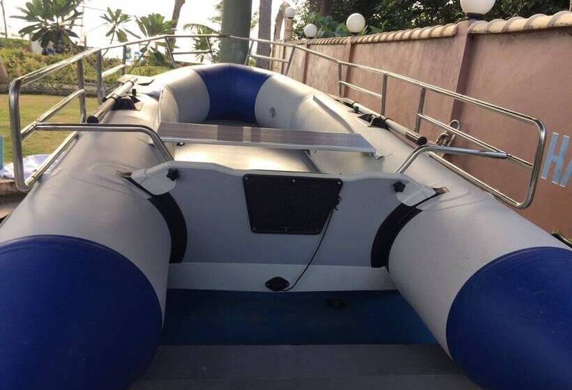 בית מלון כפרי Cabilao Sanctuary Beach & Dive Resort