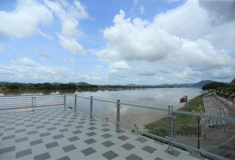 Hotell Chic Chiangkhan