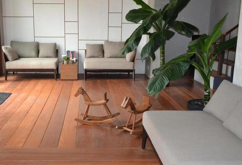 Hotell Chic Chiangkhan