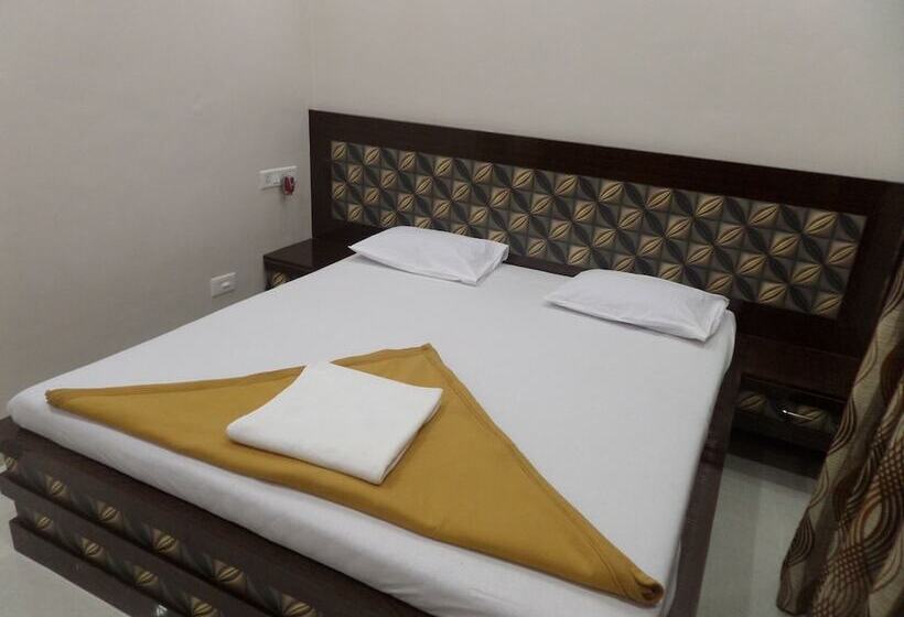 בית מלון כפרי Gandharv Garden