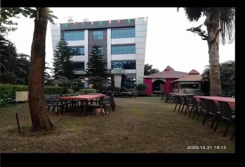 בית מלון כפרי Gandharv Garden