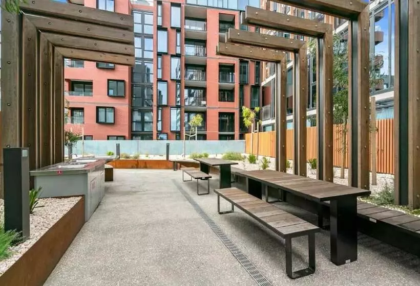 ホテル Melbourne City Apartment