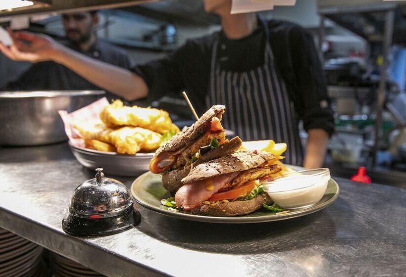 酒店 Nightcap At Belgian Beer Cafe