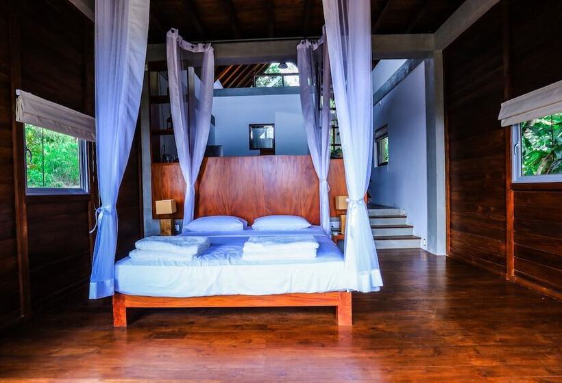 ホテル Treehouse Chalets