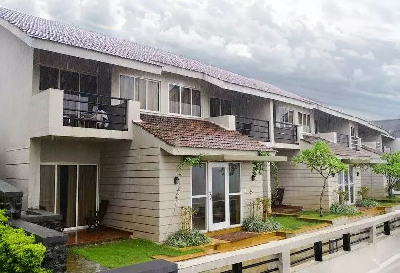 Manas Resort With Petting Zoo