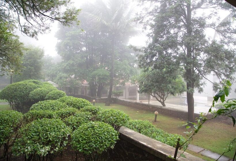 Manas Resort With Petting Zoo