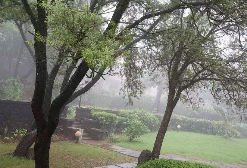 Manas Resort With Petting Zoo