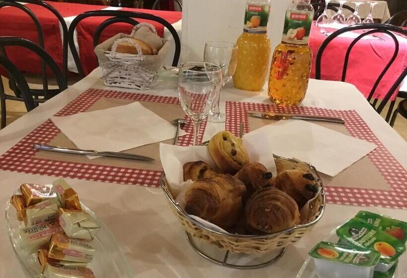 بنسيون Le Grand Joly