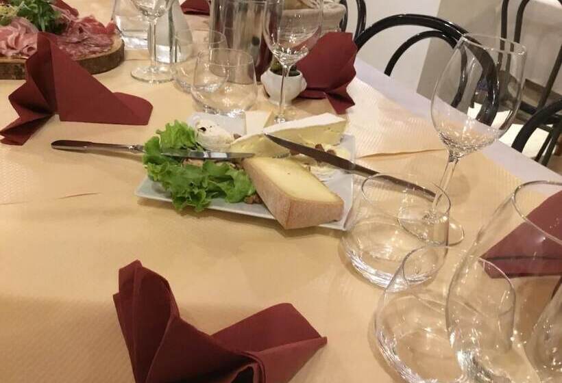 بنسيون Le Grand Joly