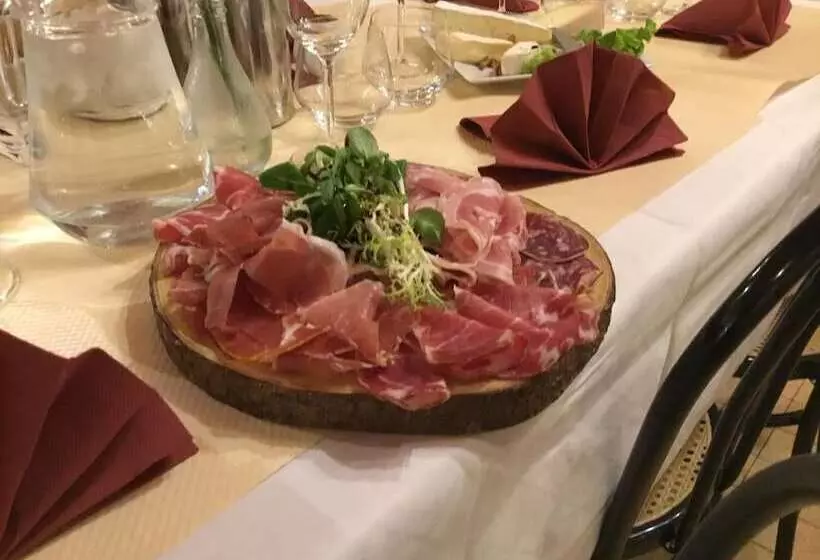 Majatalo Le Grand Joly