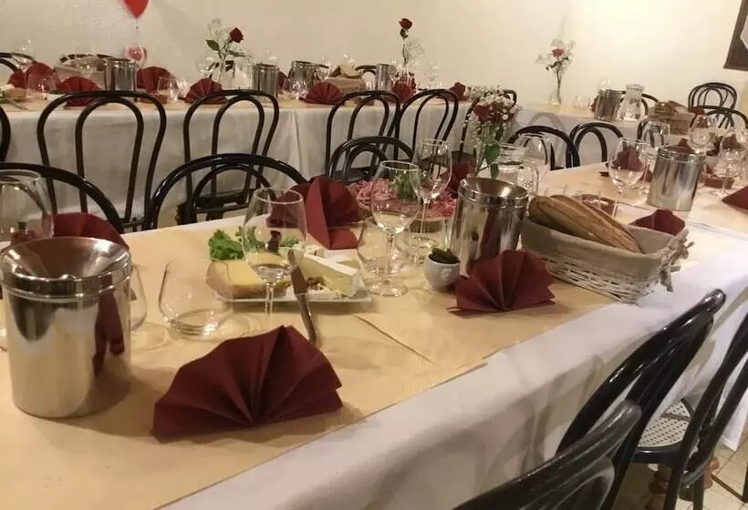 Majatalo Le Grand Joly