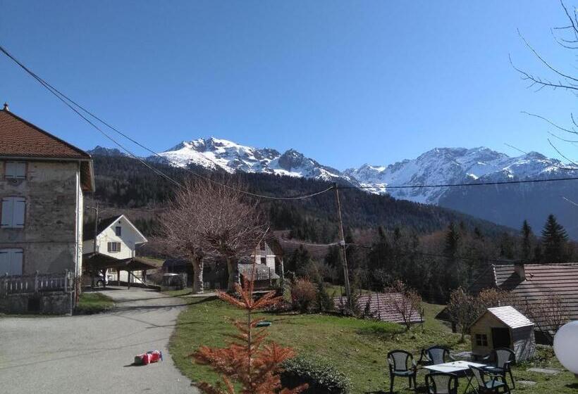 بنسيون Le Grand Joly