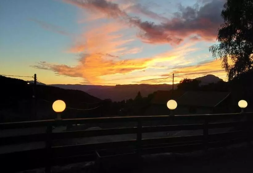 Majatalo Le Grand Joly