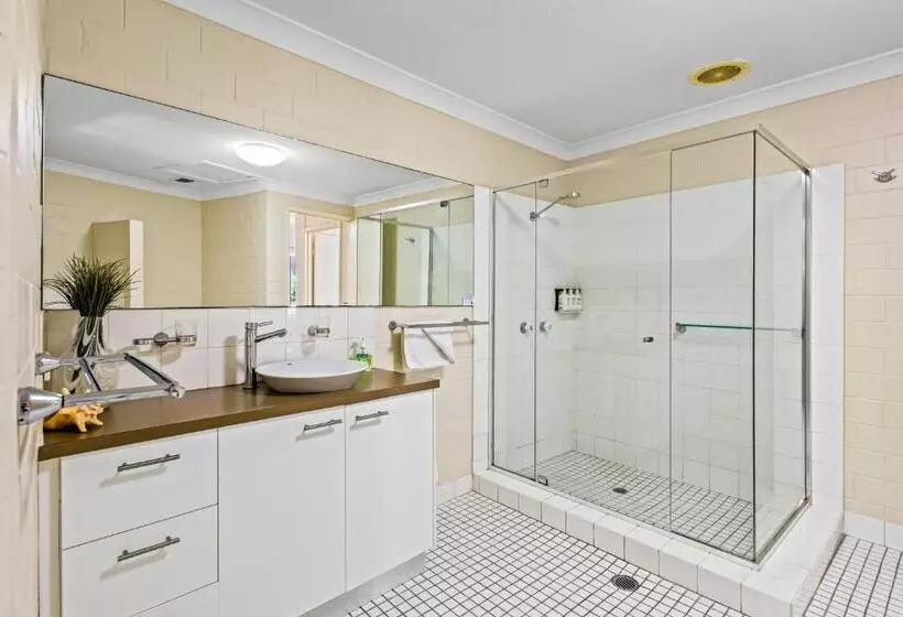 Lomakeskus The Islander