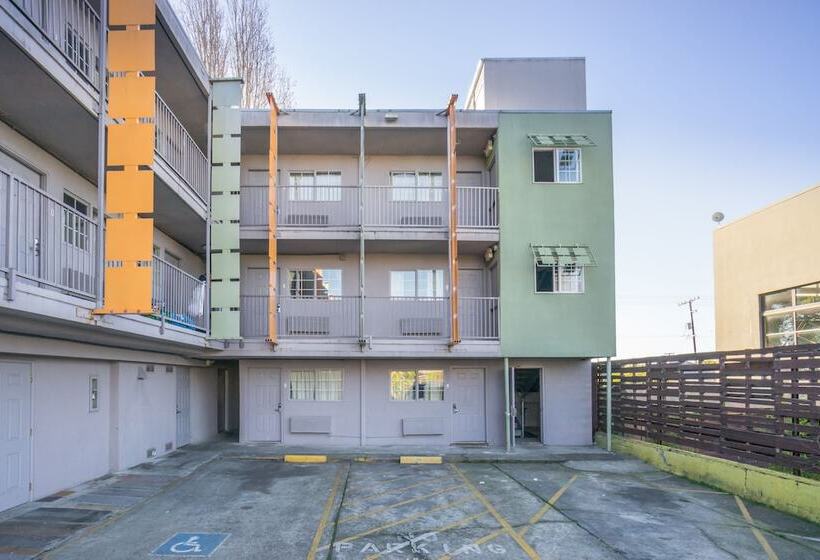 فندق Berkeley Inn