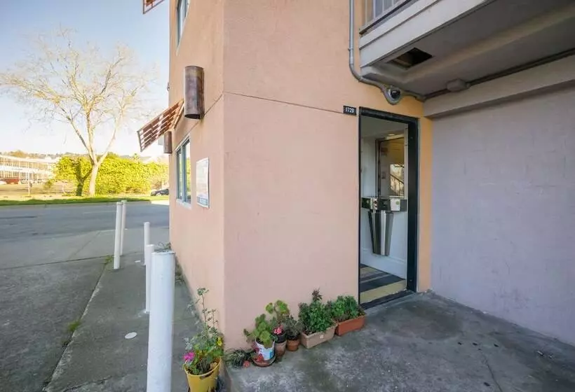 Отель Berkeley Inn