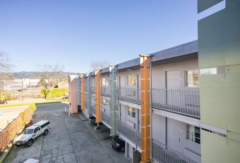 Отель Berkeley Inn