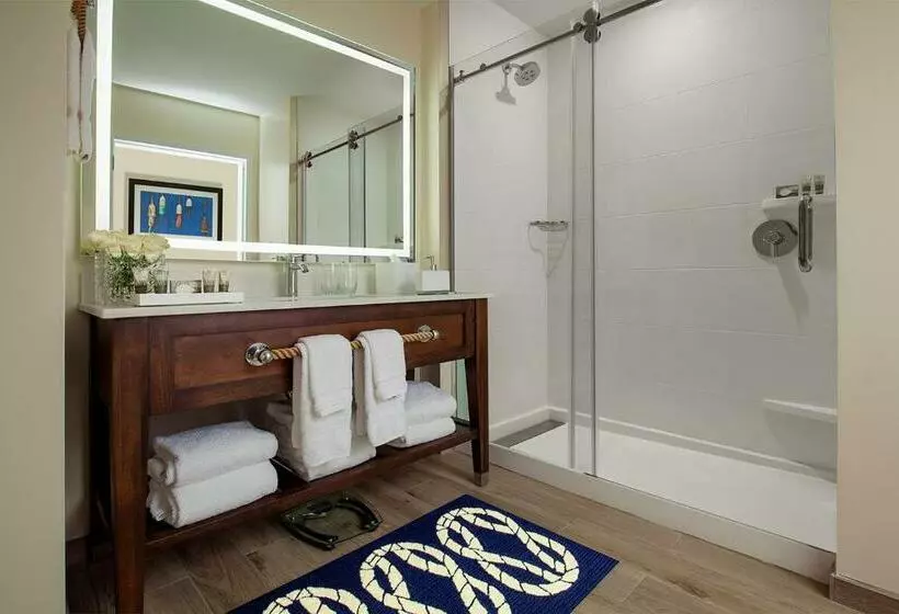 酒店 Bristol Harbor Inn