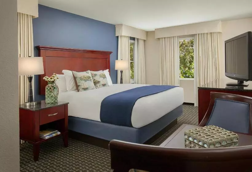 酒店 Bristol Harbor Inn